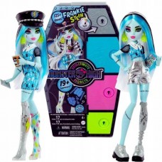 Кукла Monster High Фрэнки Штейн с шкафчиком
